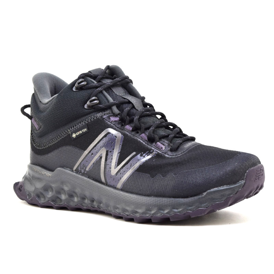 New balance 370 on sale trainers in black